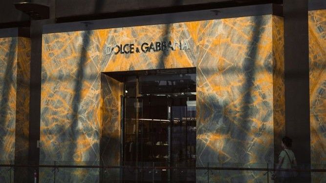 Schimbări majore la Dolce & Gabbana: cofondatorul Stefano Gabbana vrea să își vândă acțiunile
