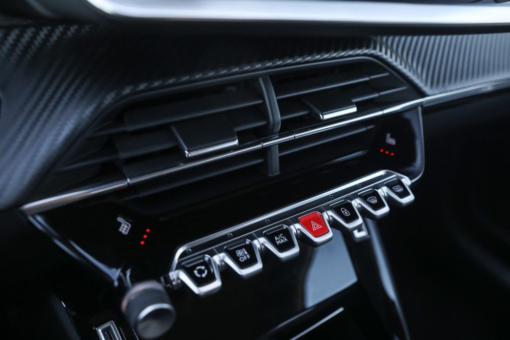 Peugeot 208 - Imagine 6