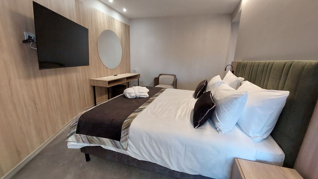 Cum arată cel mai nou hotel din România, construit pe proprietatea unui fost mare boier - Imagine 28
