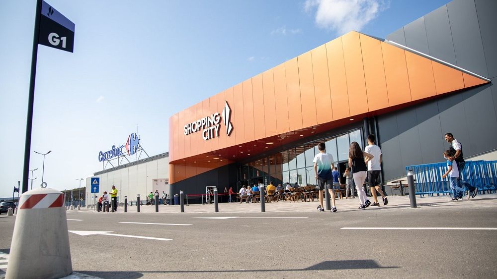 ANPC pune lacătul pe cel mai mare mall din Târgu Mureş. Inspectorii au găsit gândaci în aproape tot complexul Shopping City