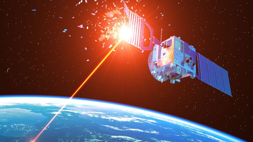 Rusia ar construi un laser gigantic cu care să "orbească" sateliții aflați pe orbită