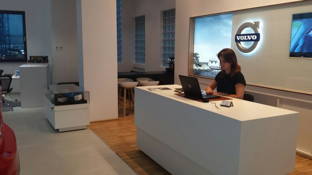 showroom Volvo Constanta - Imagine 2