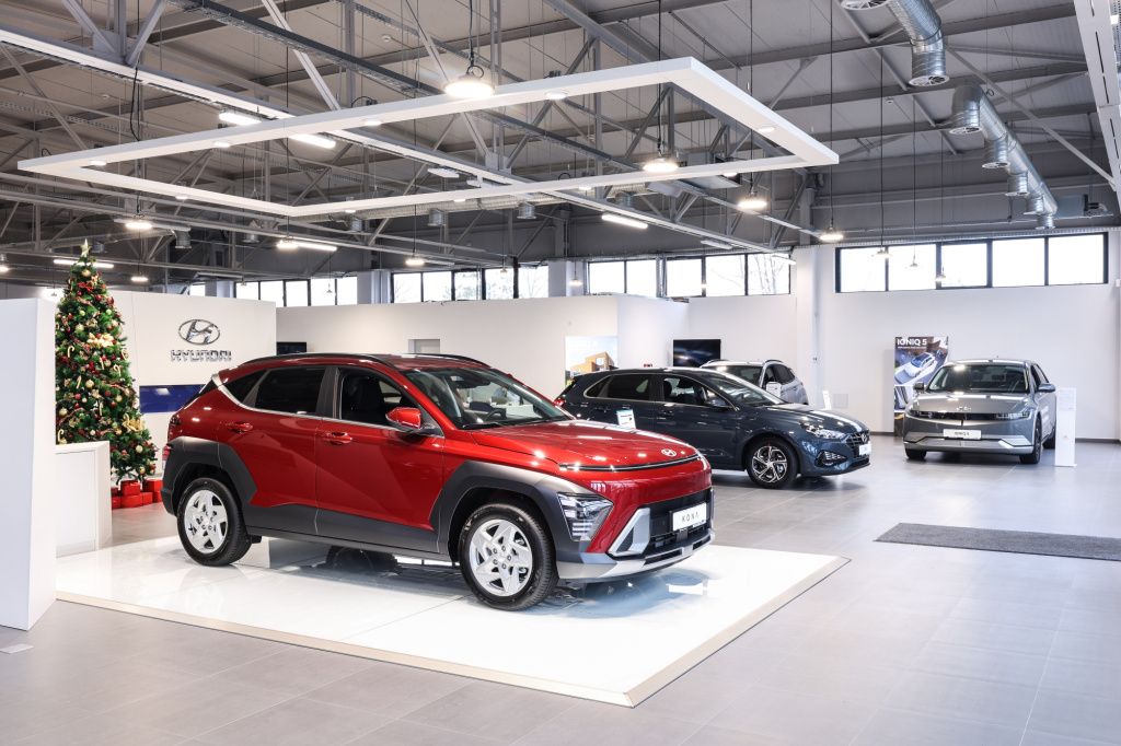 GALERIE FOTO: Cum arată noul showroom Țiriac Auto din București - Imagine 5