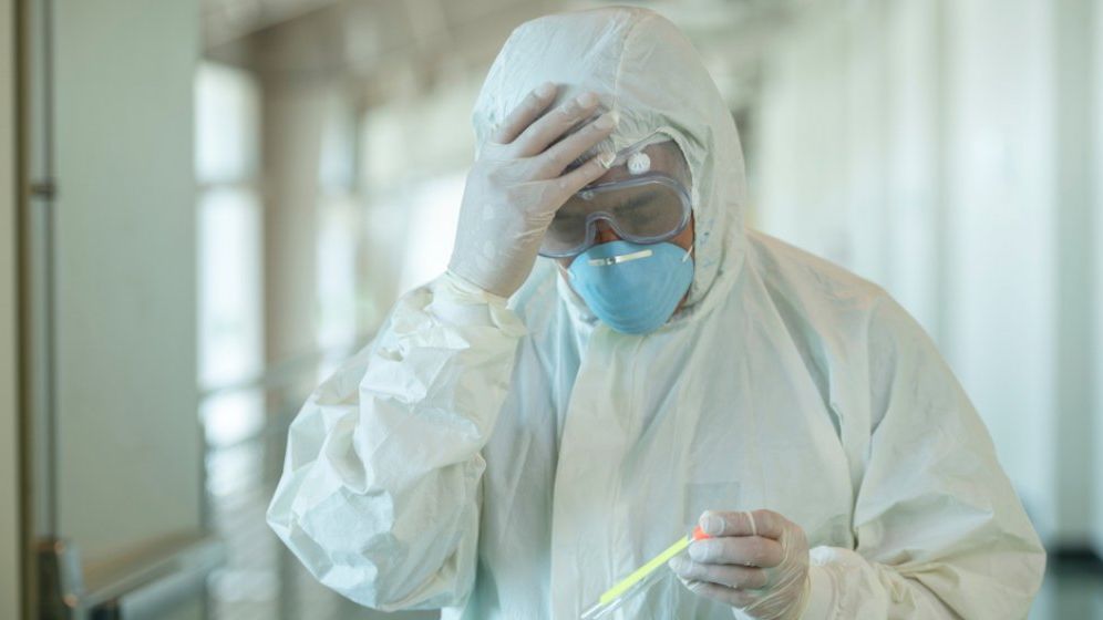 Sporul pentru personalul care îngrijeşte pacienţi COVID-19, majorat până la 85%