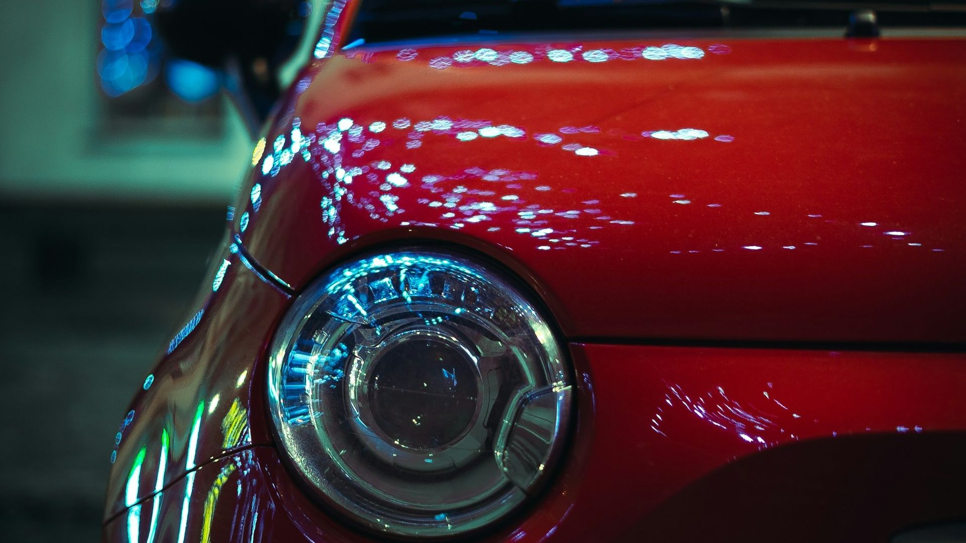 Salariu de 36,5 milioane de euro pentru CEO-ul Stellantis. Este de 500 de ori mai mare decât venitul mediu din compania auto