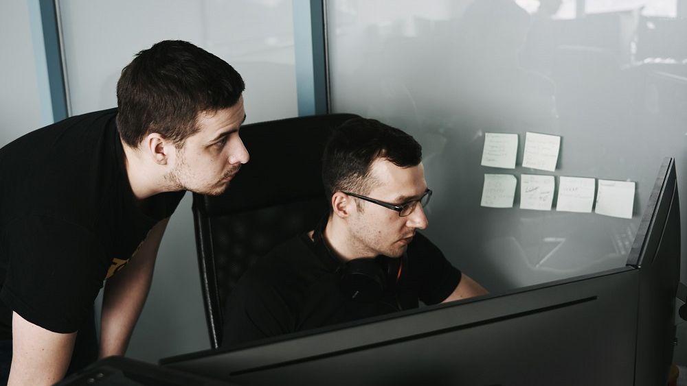 Salarii IT: Industria nu are cea mai bună perioadă, dar salariile încă sunt atractive