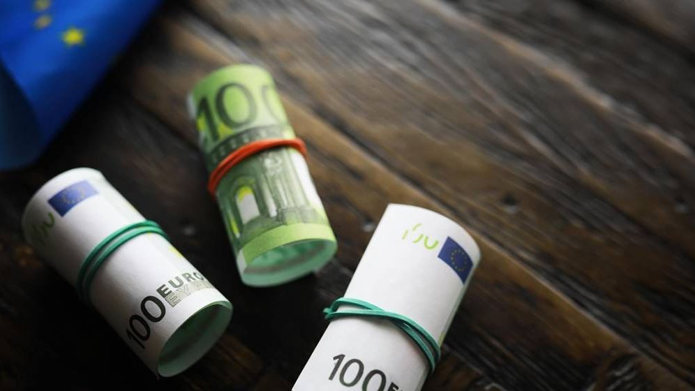 BREAKING | Bruxelles-ul își pierde răbdarea: România riscă înghețarea fondurilor UE în 2025 dacă nu reduce rapid deficitul