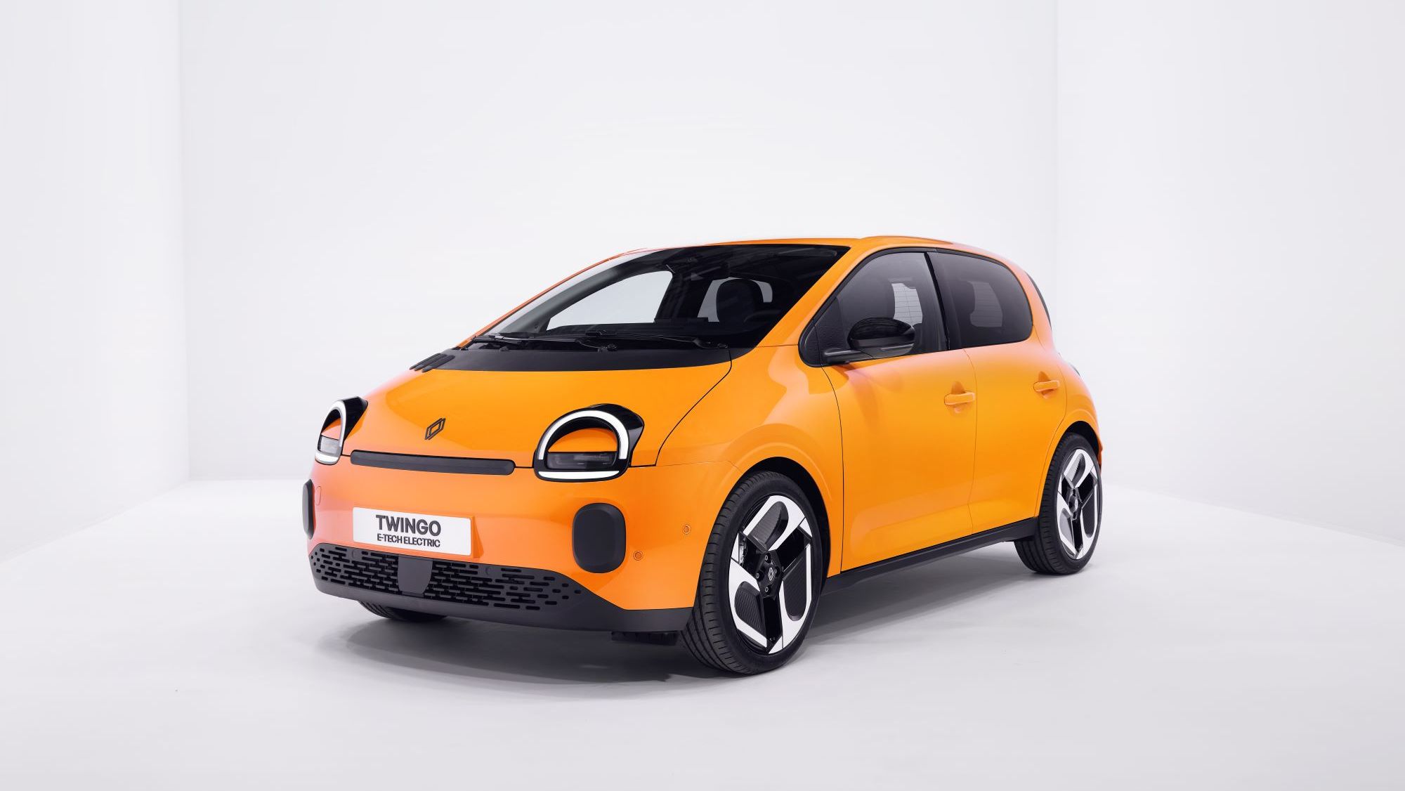 Renault deschide comenzile lui Twingo electric în România. Care sunt prețurile și cum se compară cu Dacia Spring