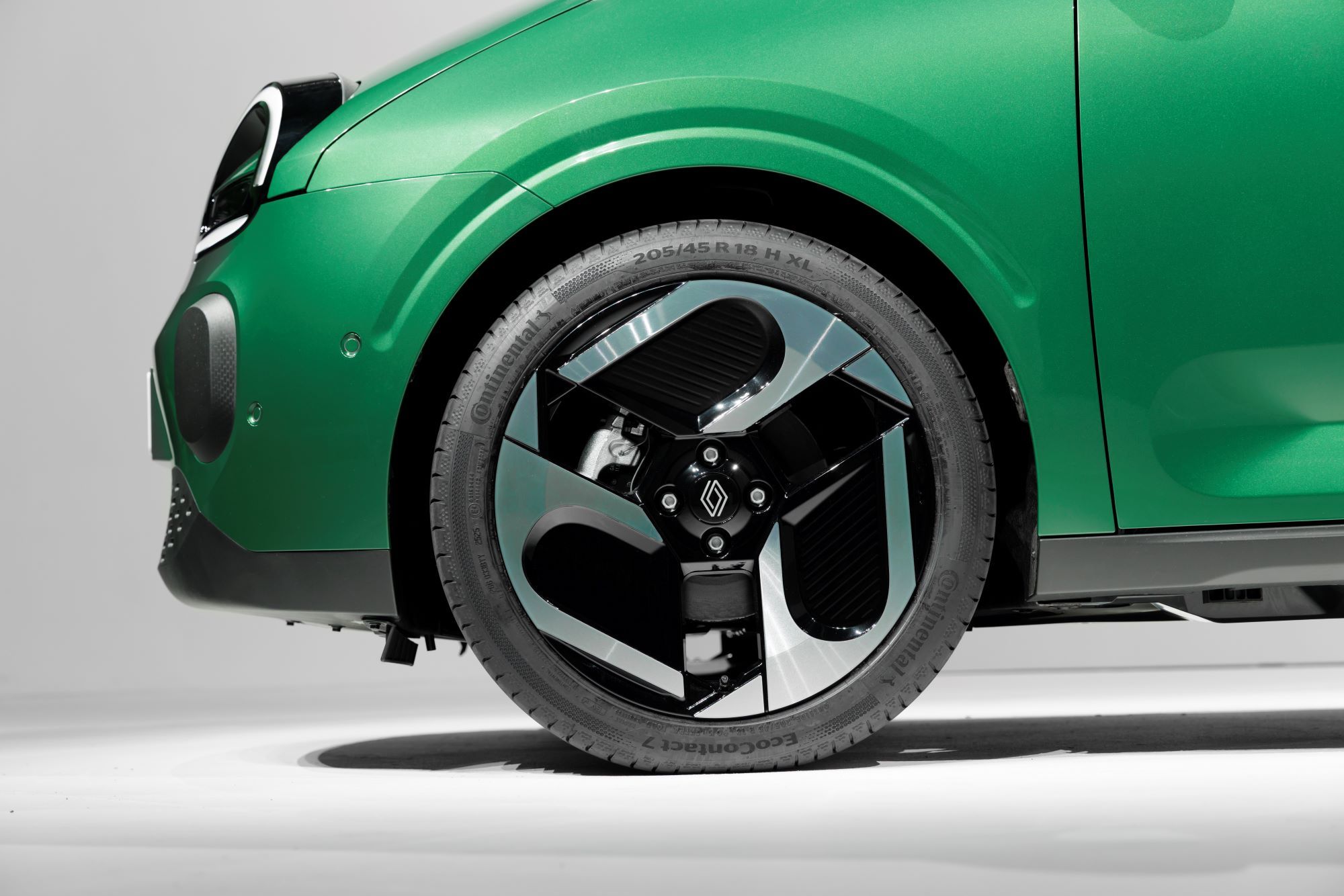 FOTO | Noul Renault Twingo este aici. Cât va costa micro-mașina de oraș pe care se bazează înlocuitorul Daciei Spring - Poza 16