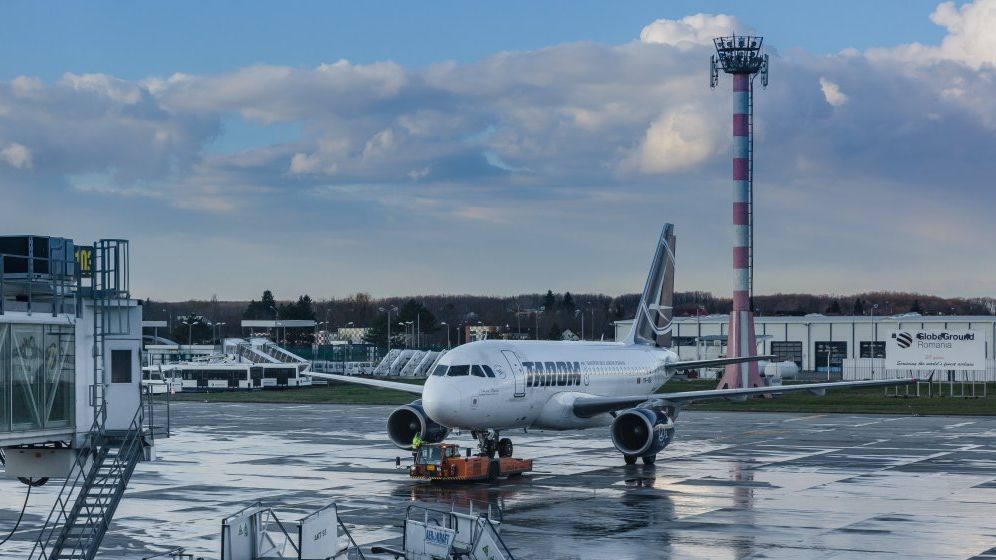 MAE a reușit să aducă acasă 620 de români blocați de COVID-19 prin lume