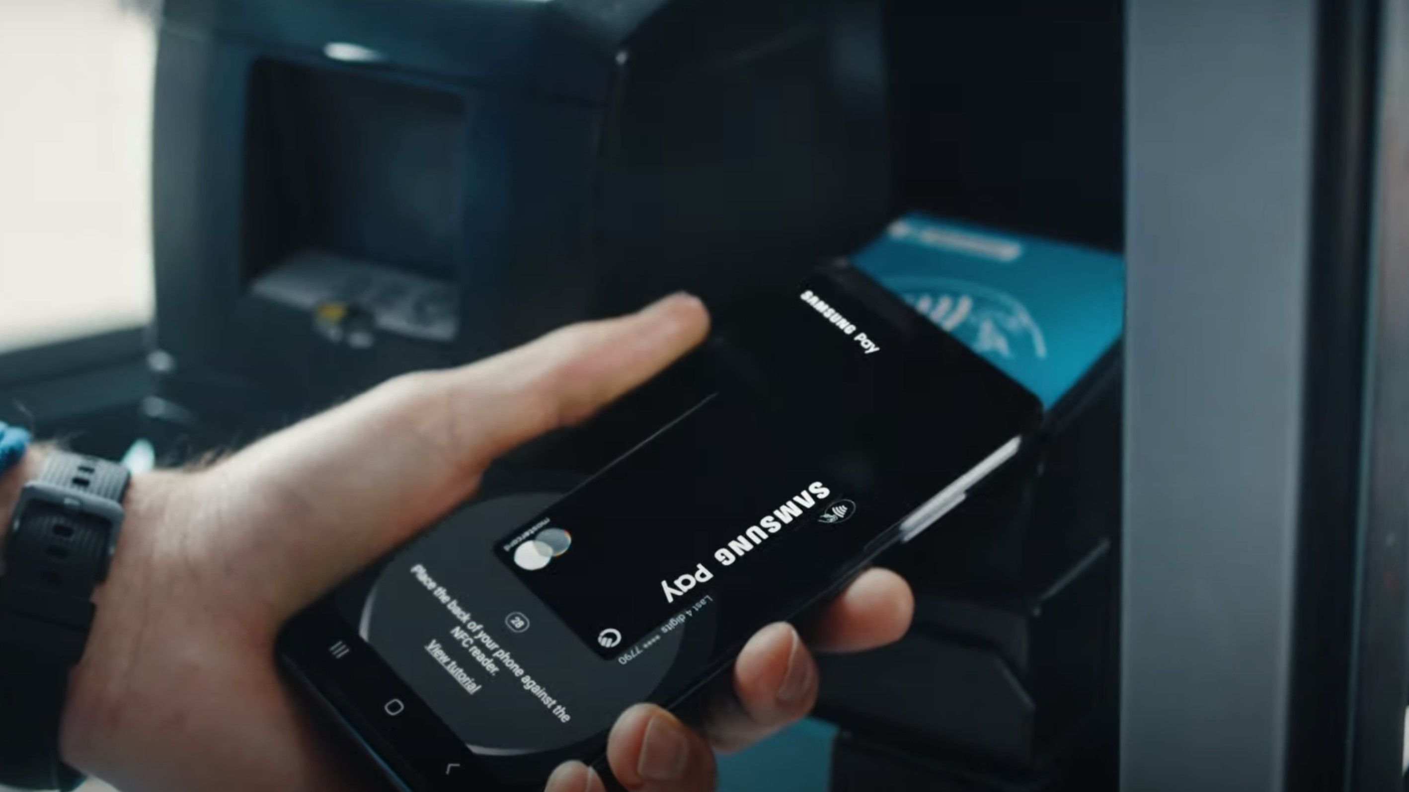 Samsung lansează Samsung Pay Card împreună cu FinTech-ul britanic Curve