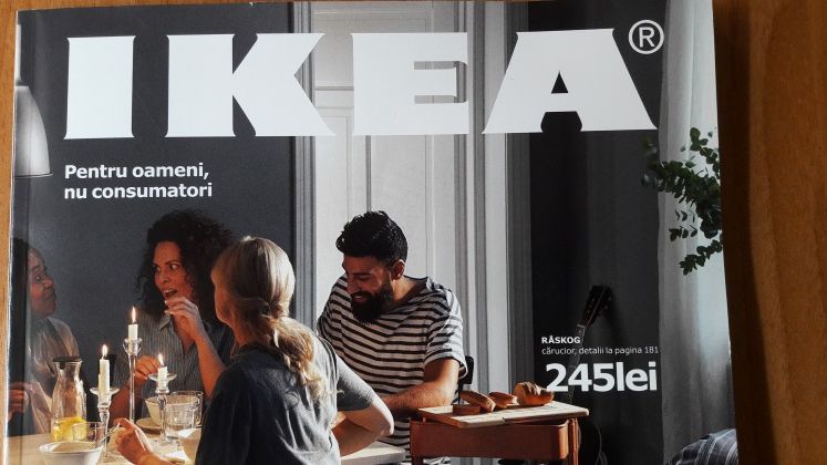 IKEA lanseaza catalogul pentru Romania. Retailerul lucreaza la un mobilier din hartie