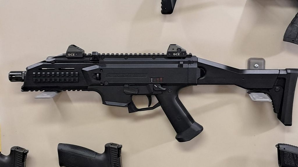 Cehii de la CZ Group bat palma cu o firmă românească pentru producția de arme "made in RO" - Imagine 2