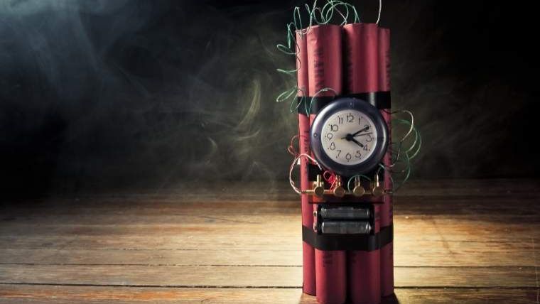 Cel putin sase morti si 66 de raniti intr-un atac sinucigas cu bomba in fata unei biserici din Alexandria