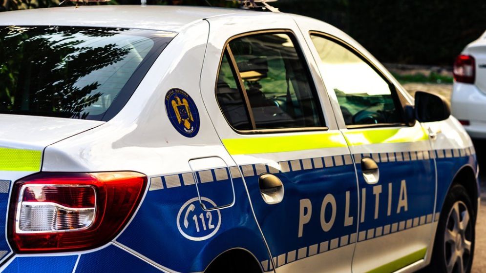 Aproximativ 35 de intersecții din București, fără semafoare. Polițiștii dirijează traficul