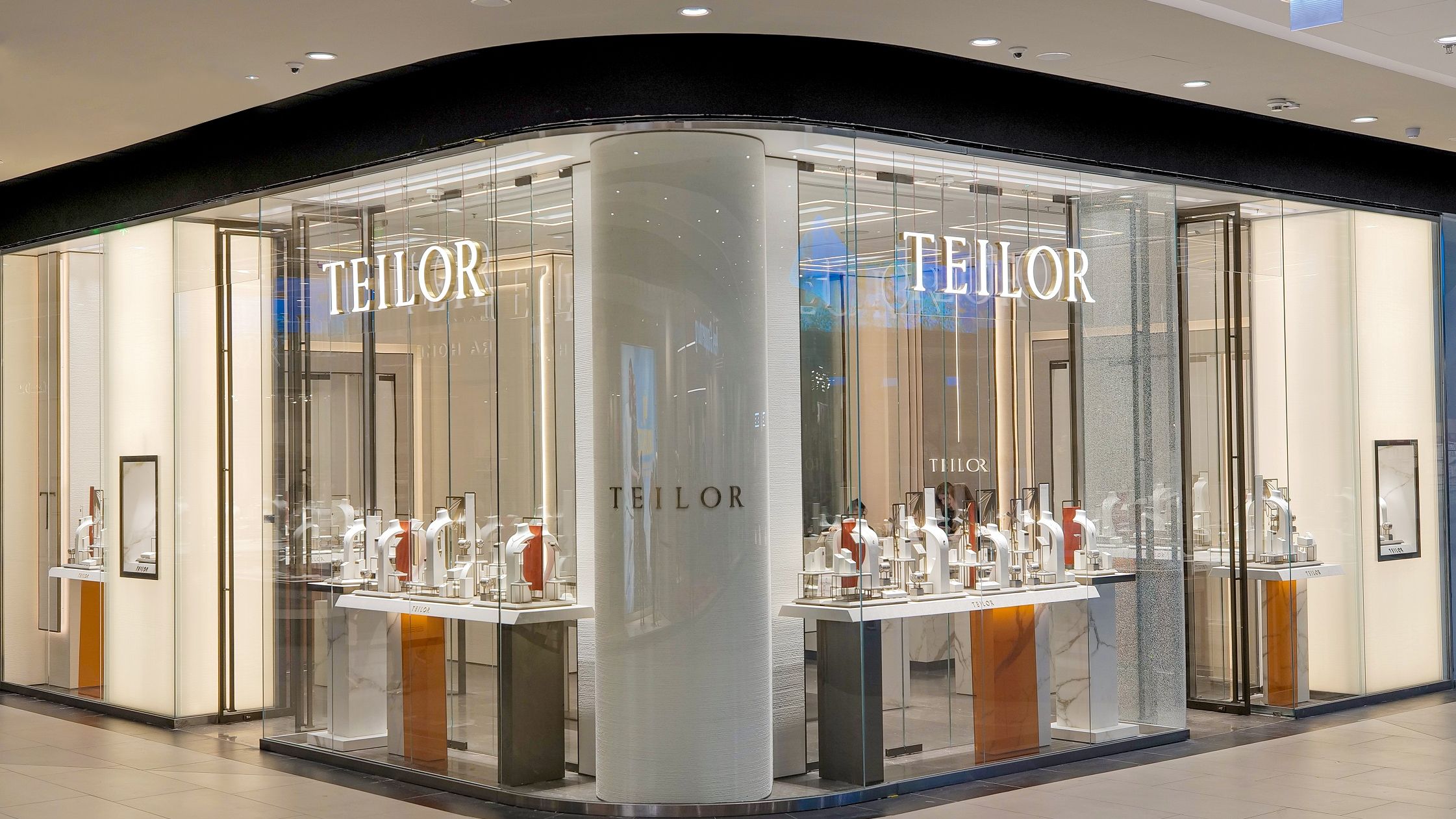 TEILOR a vândut cel mai scump inel din colecția Fancy Cuts, în valoare de 150.000 euro