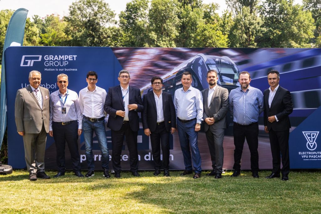 GALERIE FOTO | Cum arată trenul 100% românesc, primul automotor produs în România după 80 de an - Imagine 33