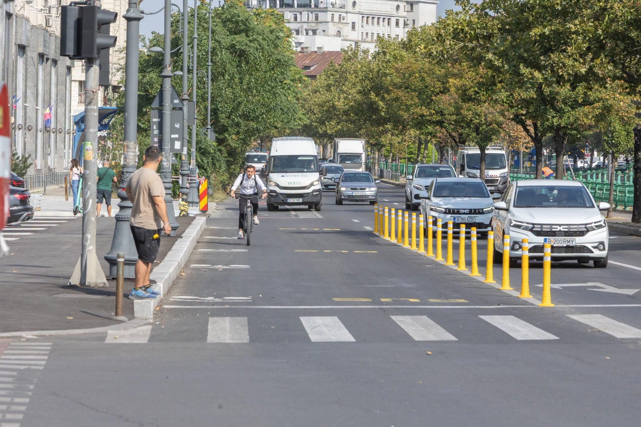 Pistă de biciclete pe Splaiul Independenței. Cum împart banda bicicliștii și autobuzele