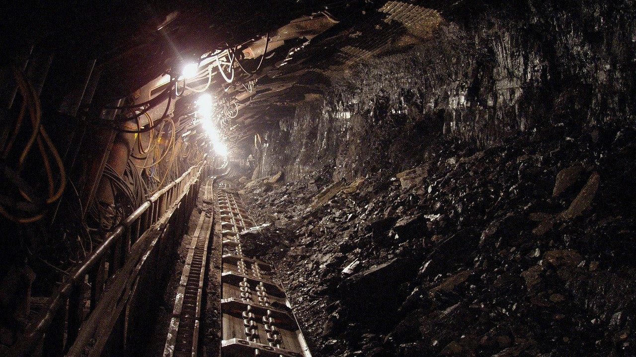 Grevă la o mină din Valea Jiului: minerii cer plata salariilor