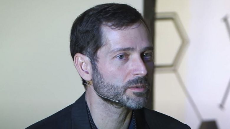 Românul care a inventat un nou cuvânt, folosit acum în toată lumea