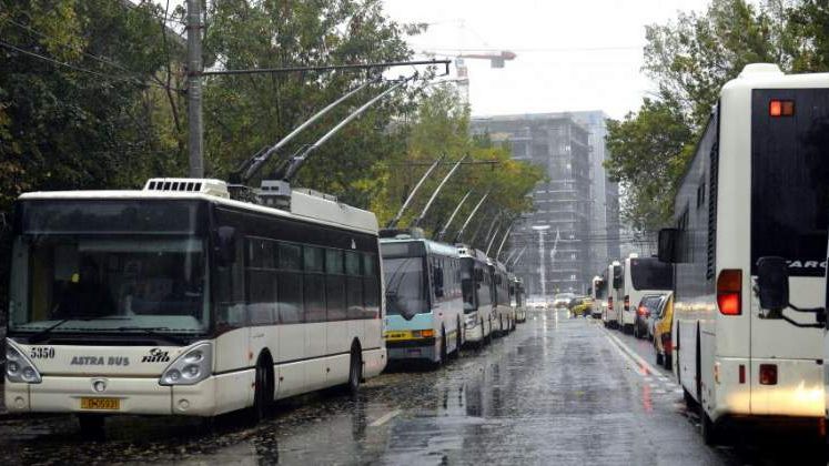 Doua companii au contestat rezultatul licitatiei Primariei Capitalei pentru achizitia autobuzelor
