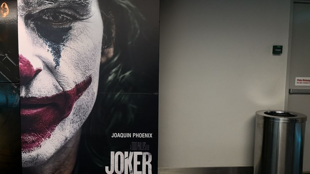Protest privind schimbarile climatice: Joaquin Pheonix, interpretul lui "Joker", a fost arestat