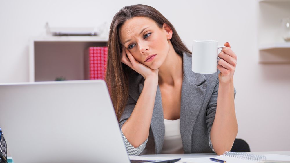 Cinci greseli pe care le faci in prima parte a zilei si iti strica productivitatea la locul de munca