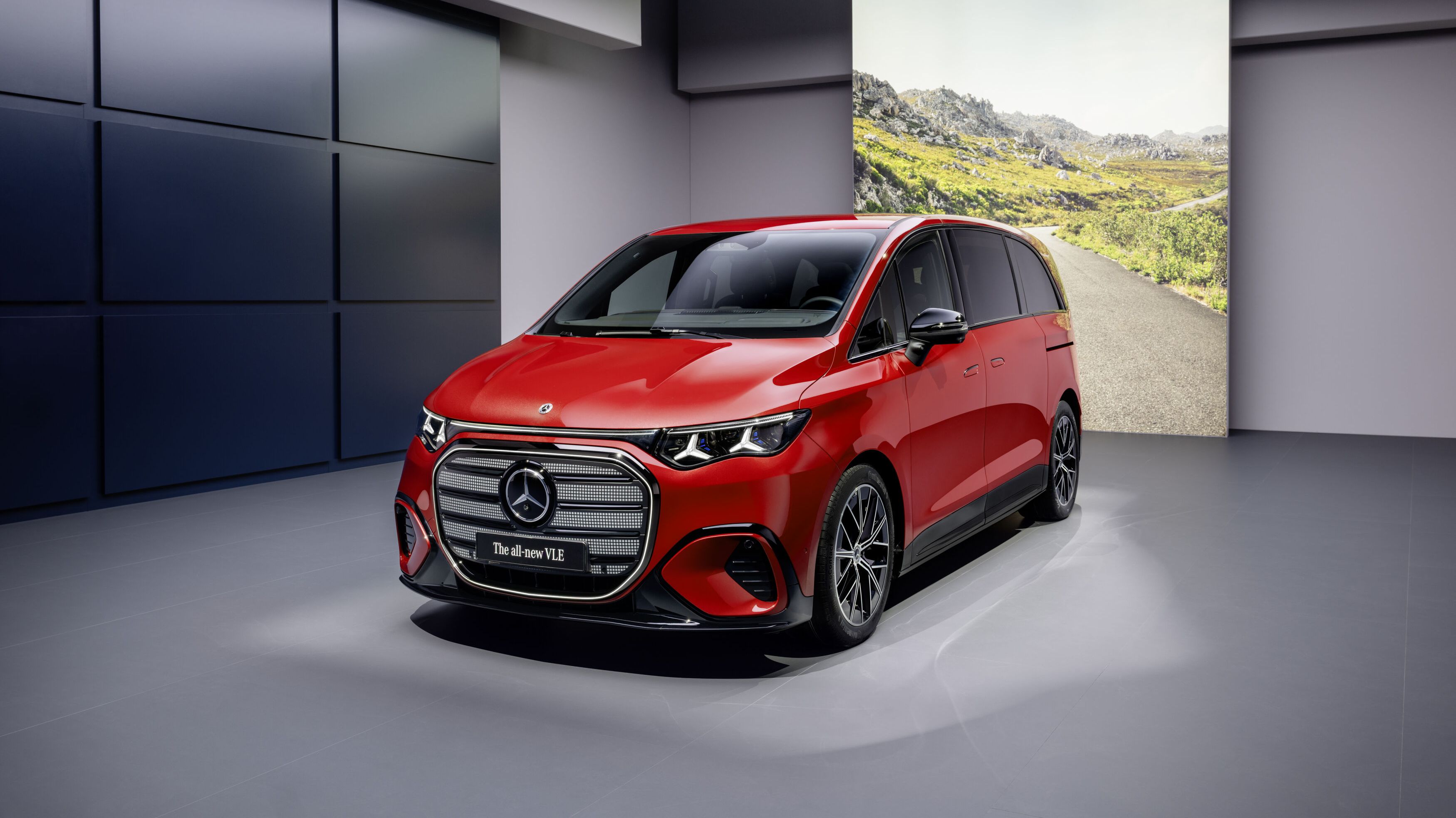 Mercedes-Benz deschide comenzile pentru noul VLE Electric în România. Care sunt prețurile