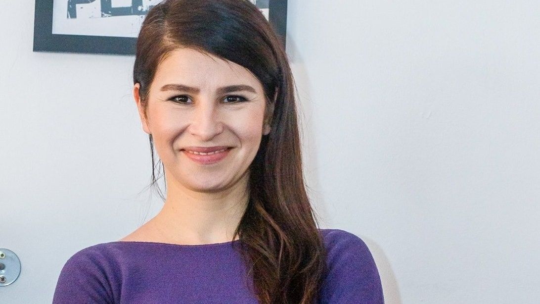 Reflecții despre management și leadership în sistem hibrid