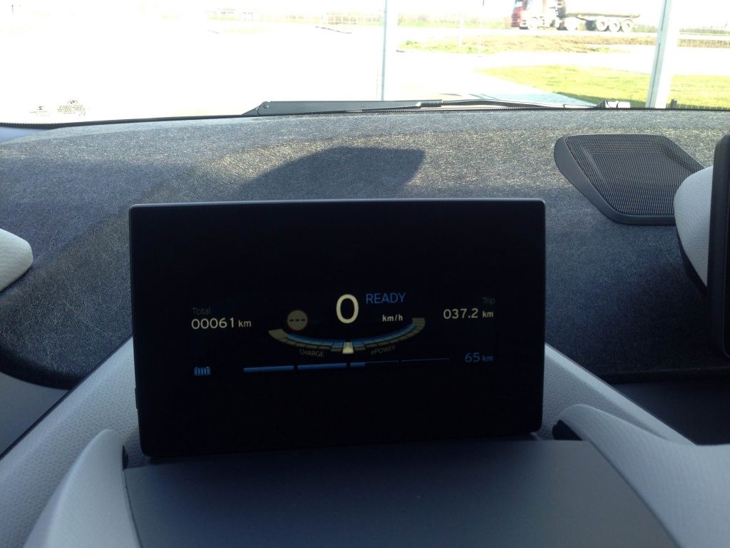 BMW i3 si i8 - Imagine 19