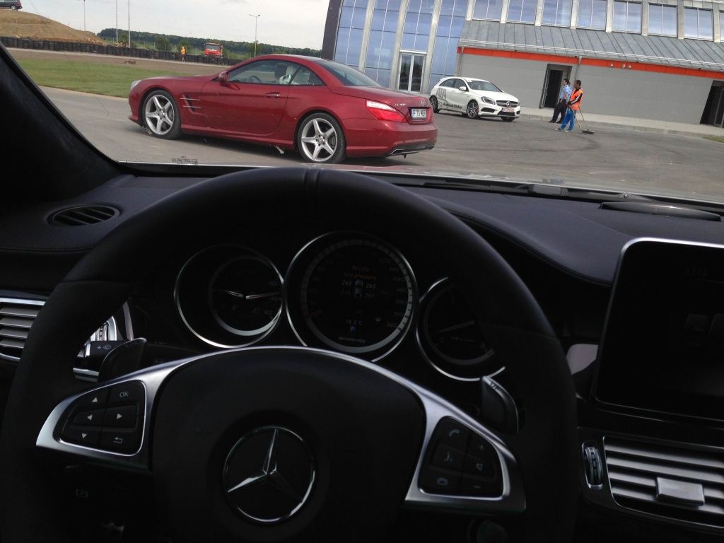 Mercedes-AMG - Imagine 16