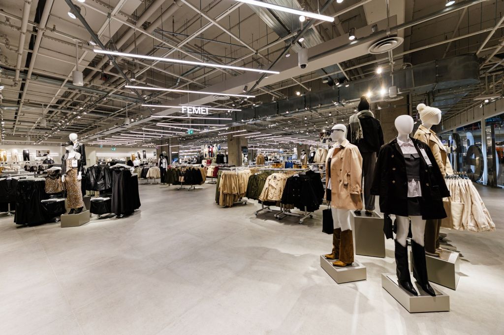 FOTO | Lefties aduce trendurile digitale din retail într-un nou oraș din România - Imagine 2