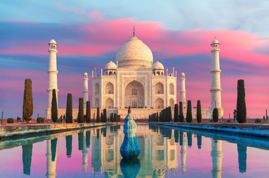 Clădiri celebre | Taj Mahal, povestea și legendele palatului declarație de dragoste, care trebuia - Imagine 11
