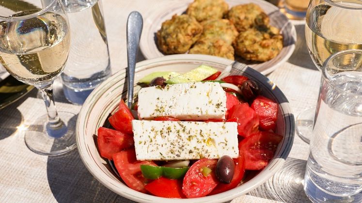 Analiza comportamentului de consum: ce mananca si ce beau romanii?