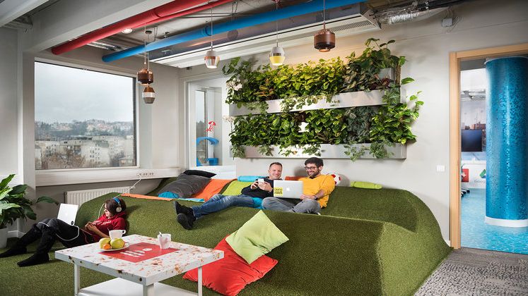 (P) Hub pentru startup-uri. Un nou inceput