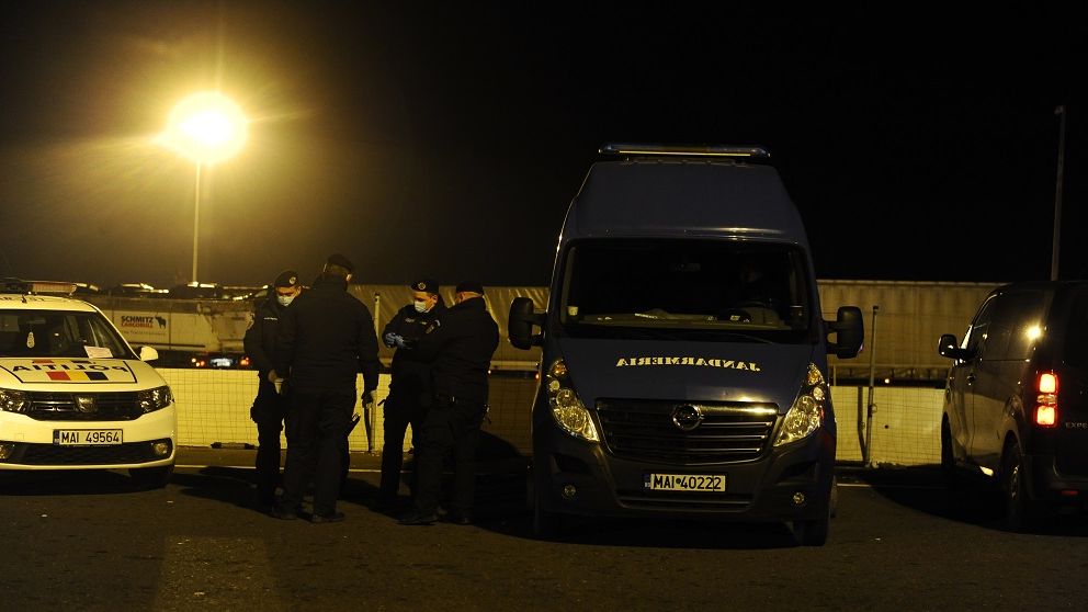 DIICOT: 34 de percheziții în 11 județe în vederea destructurării unei grupări de trafic de persoane