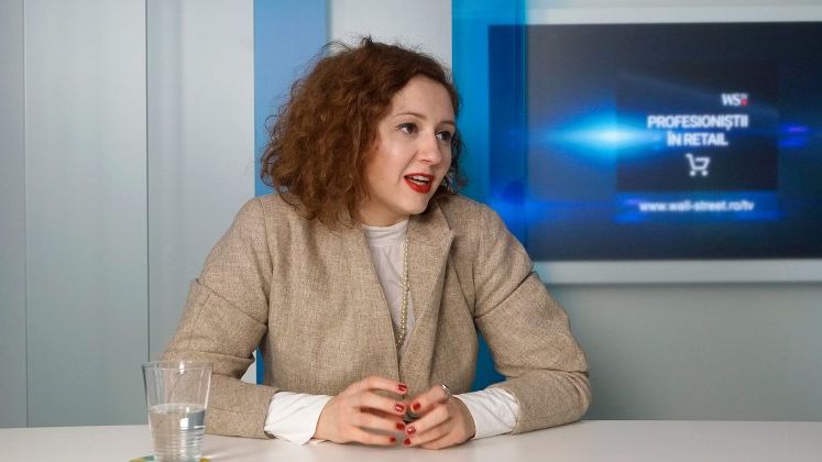 Complex Apicol mizeaza pe cresterea online-ului odata cu lansarea unei game de cosmetice pentru publicul tanar