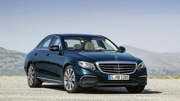 Mercedes dezvolta o aplicatie care va trimite notificari cand masina este lovita sau furata din parcare