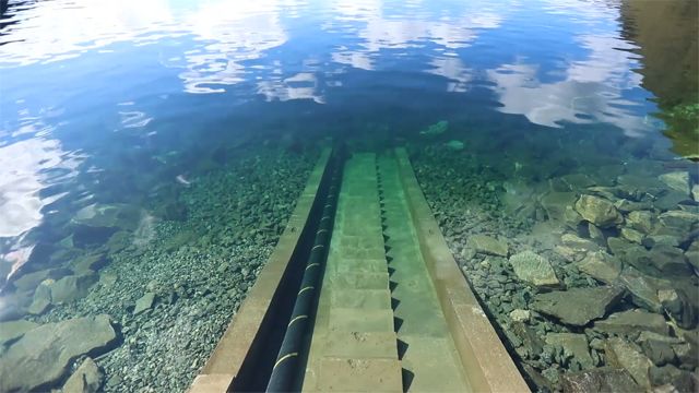 Britanicii și danezii au realizat cel mai mare cablu electric submarin din lume. România ar vrea să construiască unul chiar mai lung