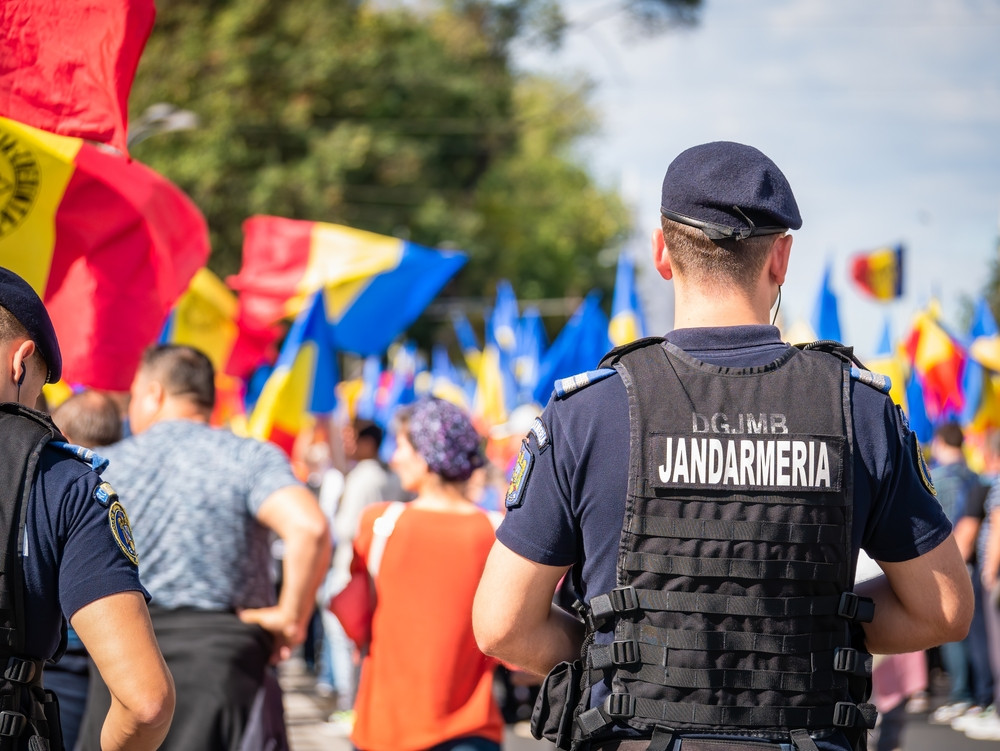 Conflict între ciobani și jandarmi la protestul din București. S-au folosit lacrmiogene
