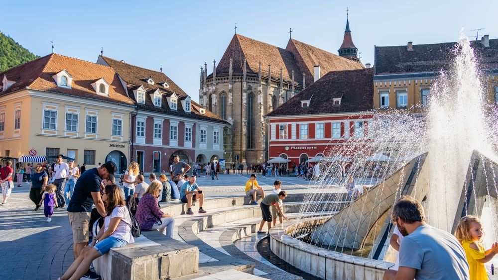 ANAT: România, codașa Europei la turism. Țara noastră atrage azi mai puțini turiști internaționali decât în comunism