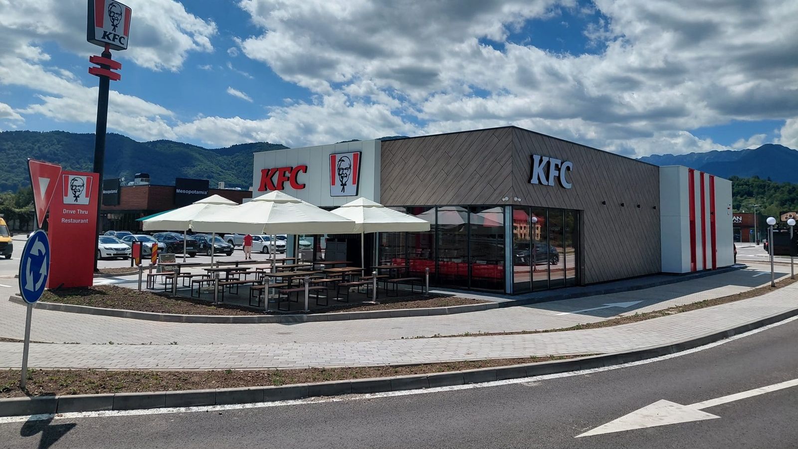KFC a deschis restaurant lângă Castelul Bran