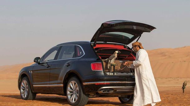 Un SUV pentru mofturi orientale: Bentley Bentayga Falconry este o editie speciala dedicata vanatorii cu soimi