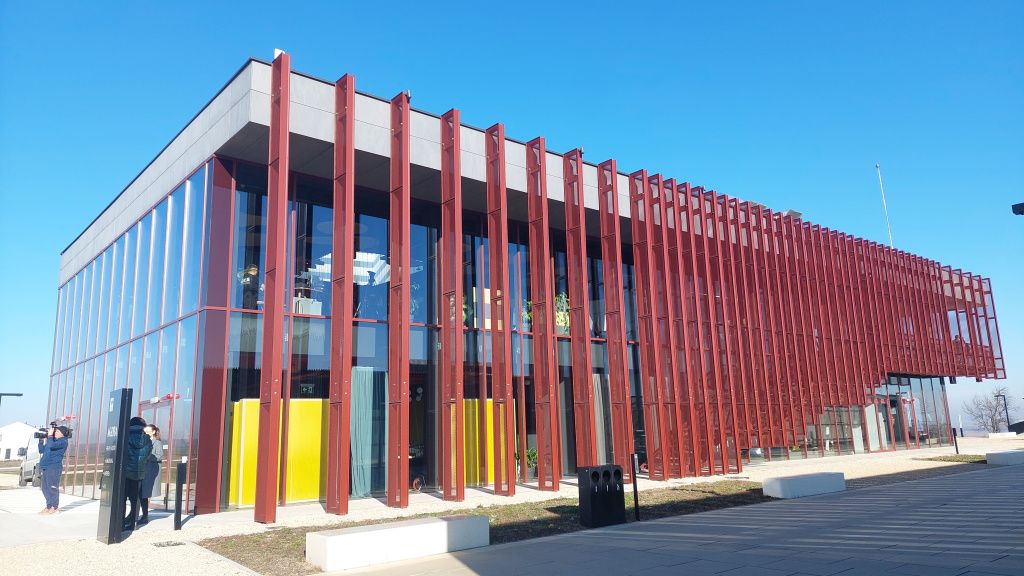 GALERIE FOTO | Cum arată "žacasă" la David Popovici, în complexul unde au numit o piscină dup - Imagine 24