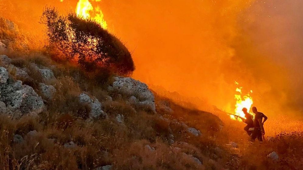 Incendii puternice în Italia, în apropiere de Roma