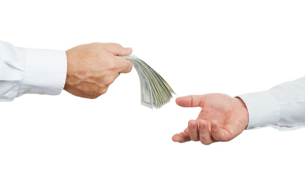 Transfer de bani din străinătate: Cele mai bune metode prin care poți trimite bani în România