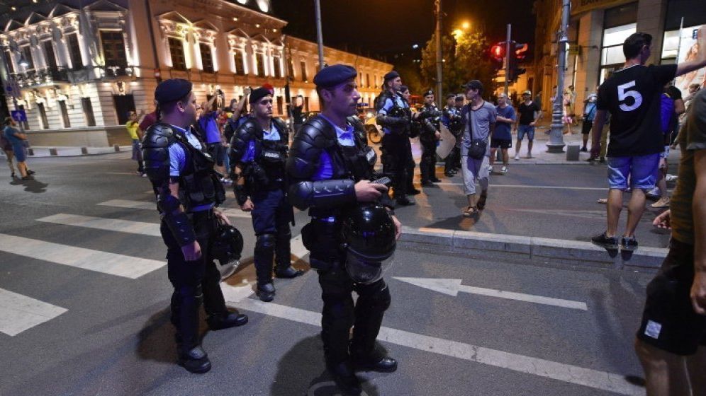 Judecatorii au decis pedepsele pentru cei sapte agresori ai femeii jandarm de la protestul 10 august