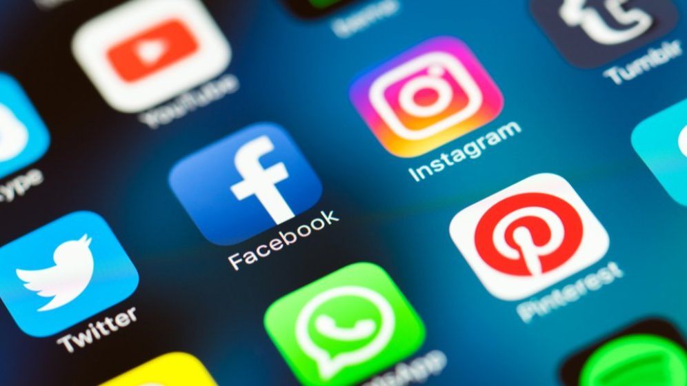 Mai mult de jumătate din planetă folosește social media. Studiu: A fost depășit pragul de 5 mld. de utilizatori de rețele sociale