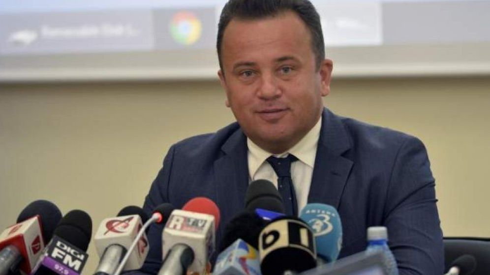 Senatorul PSD Liviu Pop compara SUA, Germania, Austria si Olanda cu niste gandaci care invadeaza Romania