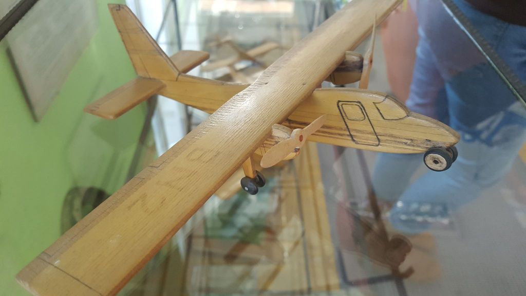 Muzeul Aviatic din Pucioasa - Imagine 23